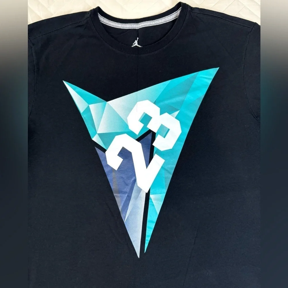 Men’s Air Jordan VII Diamonds T Shirt Black Size L Used In Great Condition!